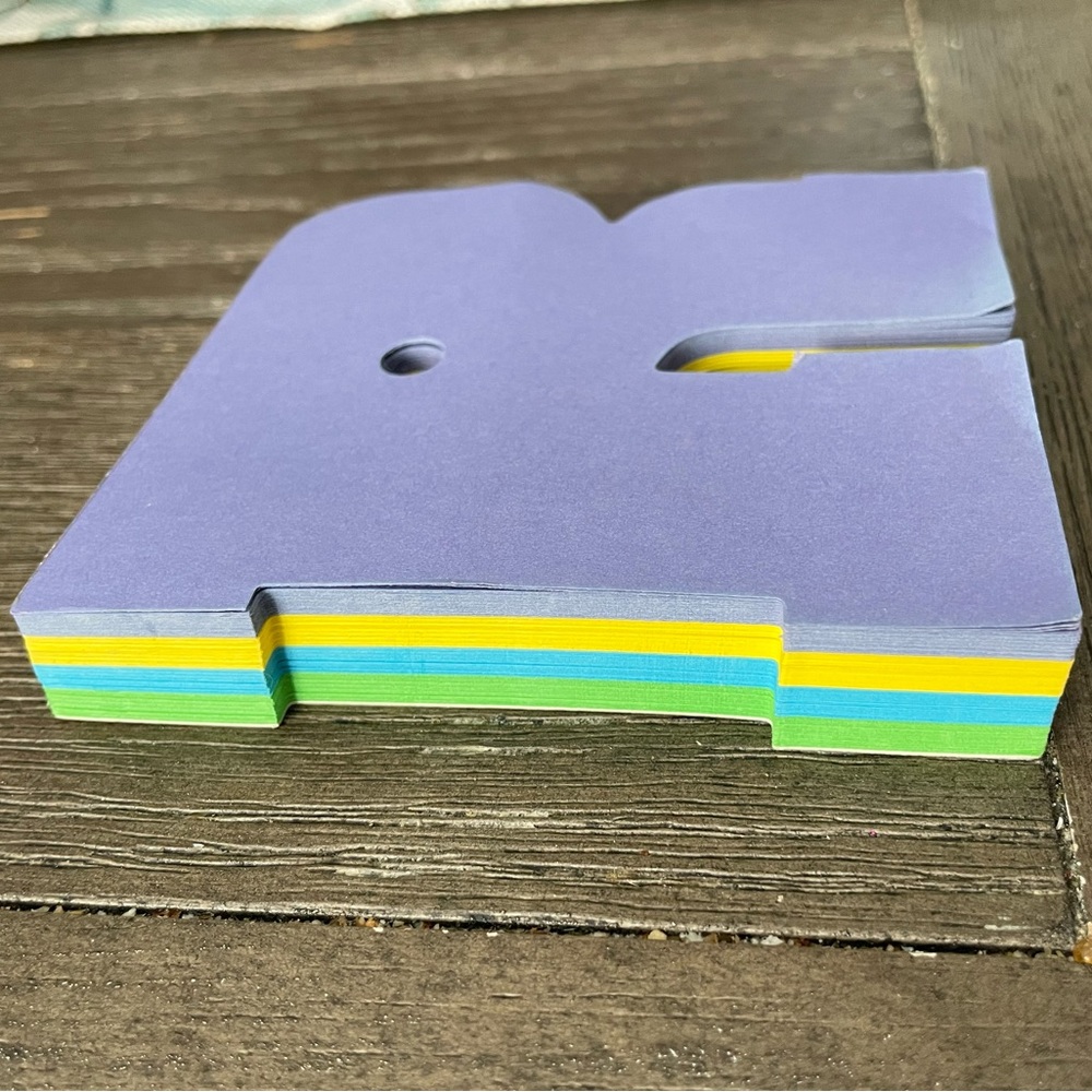 Colorbok Initial “R” Notepad 4 colors - Picture 2 of 3